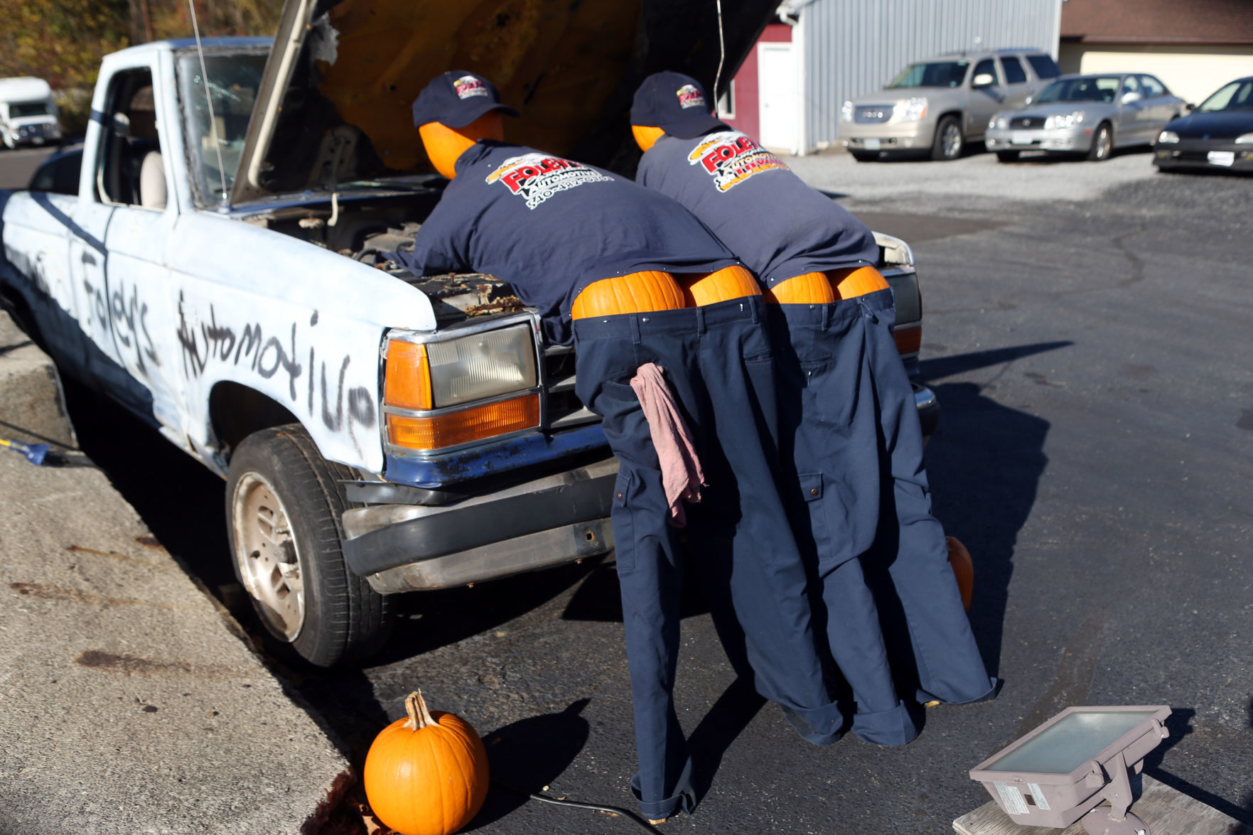 hr scarecrows 102419 p01